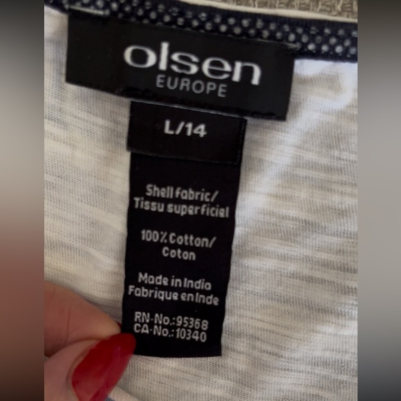 Blue and White Graphic Tee with Scoop Neck and Short Sleeves - Picture 6 of 6